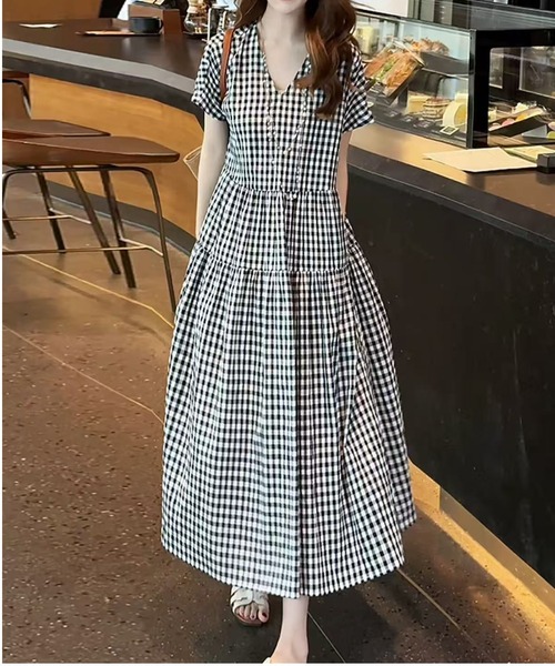 CHUL(チュル)の「ギンガムチェックティアードワンピース(ワンピース・レディース・ブラック×ホワイト・MEDIUM/XX-LARGE/X-LARGE/LARGE)」の3枚目の写真