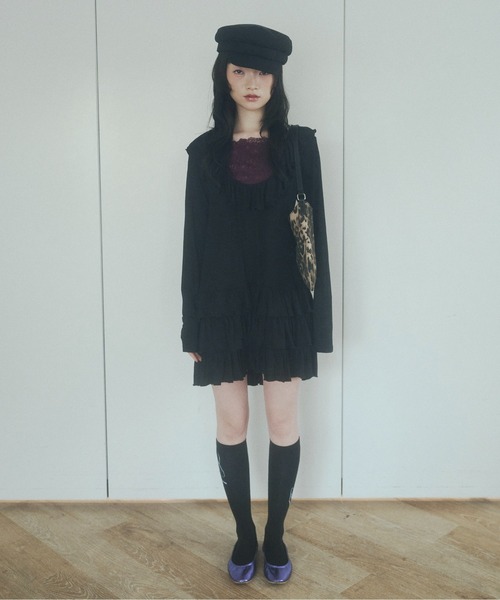 chernyy(チェルニー)の「deep u-neck ruffle frill mini dress / ワッフルフリルミニワンピ(ワンピース・レディース・ブラック/グレー・SMALL/LARGE/MEDIUM)」の3枚目の写真