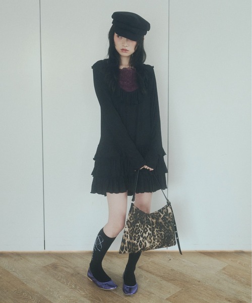 chernyy(チェルニー)の「deep u-neck ruffle frill mini dress / ワッフルフリルミニワンピ(ワンピース・レディース・ブラック/グレー・SMALL/LARGE/MEDIUM)」の19枚目の写真