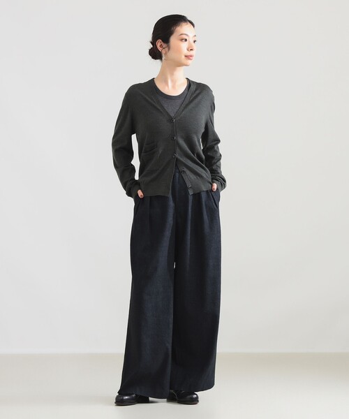 Demi-Luxe BEAMS(デミルクス ビームス)の「AK+1 / 16ゲージ Vネック カーディガン(ニット/セーター・レディース・グリーン系その他5/ブラウン・ONE SIZE)」の4枚目の写真