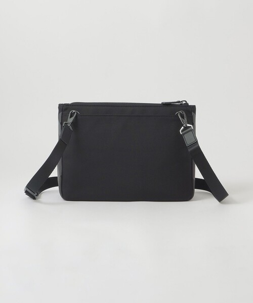BLACK LABEL CRESTBRIDGE(ブラックレーベル・クレストブリッジ)の「ライトウェイトコーデュラバリスティックサコッシュ(ショルダーバッグ・メンズ・ブラック・FREE)」の5枚目の写真