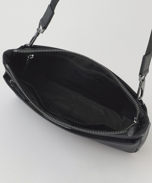 BLACK LABEL CRESTBRIDGE(ブラックレーベル・クレストブリッジ)の「ライトウェイトコーデュラバリスティックサコッシュ(ショルダーバッグ・メンズ・ブラック・FREE)」の6枚目の写真