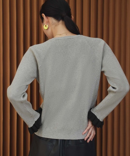 ELFRANK(エルフランク)の「【2026AW】バイカラー袖口フリルリブニットプルオーバー(ニット/セーター・レディース・グレー/ブラック/モカ・L/M)」の9枚目の写真