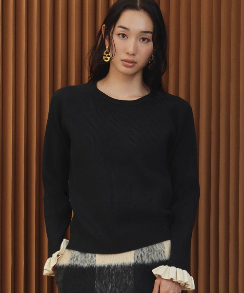 ELFRANK(エルフランク)の「【2026AW】バイカラー袖口フリルリブニットプルオーバー(ニット/セーター・レディース・グレー/ブラック/モカ・L/M)」の10枚目の写真