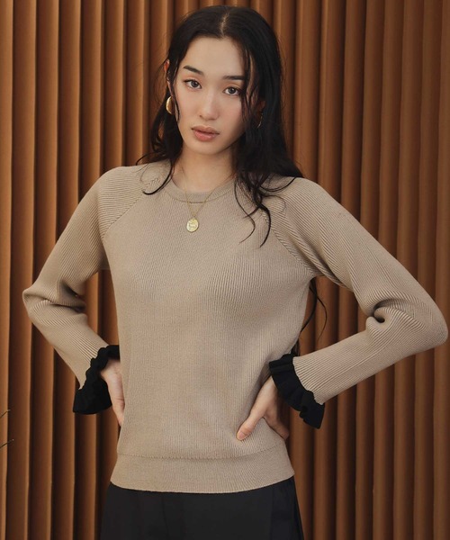 ELFRANK(エルフランク)の「【2026AW】バイカラー袖口フリルリブニットプルオーバー(ニット/セーター・レディース・グレー/ブラック/モカ・L/M)」の16枚目の写真