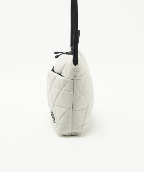 THE NORTH FACE（ザノースフェイス）の「【WEB限定】＜THE NORTH FACE＞ジオフェイスポーチ（2L）（ショルダーバッグ・レディース・オフホワイト/ブラック・FREE）」の4枚目の写真
