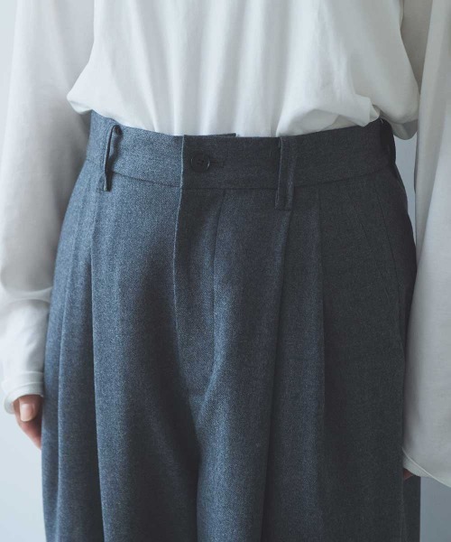 yuni(ユニ )の「washable wool back gum straight pants(その他パンツ・レディース・グレー・S/M)」の11枚目の写真