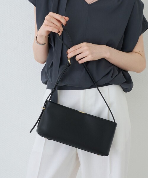PUNTI プンティ PORTRAIT ONE レザー ワンショルダーバッグ PUNTI. / プンティ】レザーワンショルダーバッグ PORTRAIT-ONE SHLD