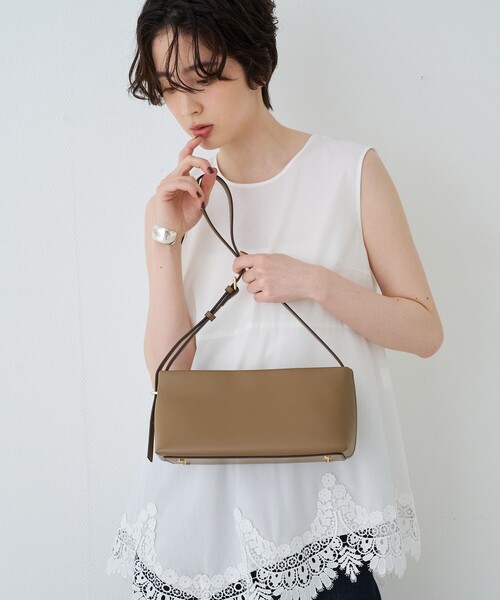 PUNTI.(プンティ)の「【PUNTI. / プンティ】レザーワンショルダーバッグ PORTRAIT-ONE SHLD(ショルダーバッグ・レディース・ブラック/モカ・フリー)」の9枚目の写真