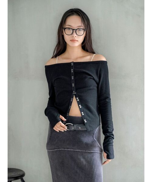 Ungrid(アングリッド)の「リングドットオフショルトップス(Tシャツ/カットソー・レディース・ブラウン/オフホワイト/ブラック・FREE)」の7枚目の写真