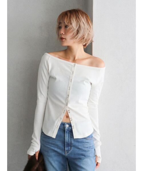 Ungrid(アングリッド)の「リングドットオフショルトップス(Tシャツ/カットソー・レディース・ブラウン/オフホワイト/ブラック・FREE)」の11枚目の写真
