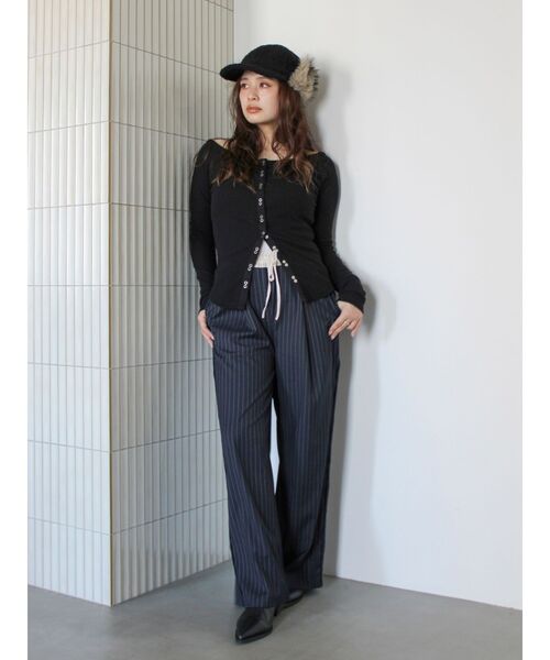 Ungrid(アングリッド)の「リングドットオフショルトップス(Tシャツ/カットソー・レディース・ブラウン/オフホワイト/ブラック・FREE)」の16枚目の写真