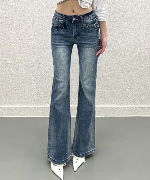 center i(センターアイ)の「ヴィンテージウォッシュ 美脚フレアデニムパンツ(デニムパンツ・レディース・ブルー・S/M/L)」の9枚目の写真