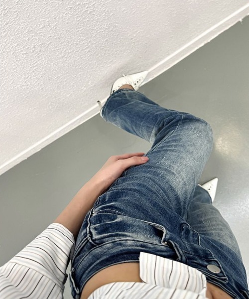center i(センターアイ)の「ヴィンテージウォッシュ 美脚フレアデニムパンツ(デニムパンツ・レディース・ブルー・S/M/L)」の4枚目の写真