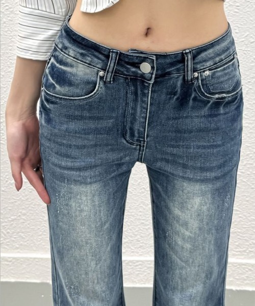 center i(センターアイ)の「ヴィンテージウォッシュ 美脚フレアデニムパンツ(デニムパンツ・レディース・ブルー・S/M/L)」の3枚目の写真