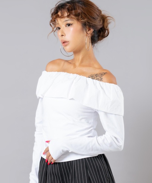 ANAP(アナップ)の「ギャザーオフショルトップス(Tシャツ/カットソー・レディース・カーキ/ホワイト/ブラック・F)」の2枚目の写真