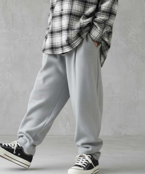 THE CASUAL(カジュアル)の「スウェット ルーズタックパンツ(スウェットパンツ・キッズ・ブラック系2/ネイビー/ブラック/ブラック系1/ベージュ系1/グレイッシュベージュ/ダークグレー/杢グレー/グレー系2/ベージュ系2/チャコールグレー/グレー系1・130/120/150/160/110/140)」の1枚目の写真