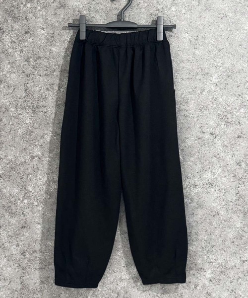 THE CASUAL(カジュアル)の「スウェット ルーズタックパンツ(スウェットパンツ・キッズ・ブラック系2/ネイビー/ブラック/ブラック系1/ベージュ系1/グレイッシュベージュ/ダークグレー/杢グレー/グレー系2/ベージュ系2/チャコールグレー/グレー系1・130/120/150/160/110/140)」の22枚目の写真