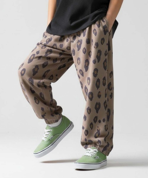 THE CASUAL(カジュアル)の「スウェット ルーズタックパンツ(スウェットパンツ・キッズ・ブラック系2/ネイビー/ブラック/ブラック系1/ベージュ系1/グレイッシュベージュ/ダークグレー/杢グレー/グレー系2/ベージュ系2/チャコールグレー/グレー系1・130/120/150/160/110/140)」の18枚目の写真