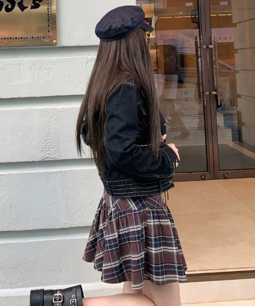 Aelina(エリナ)の「【デニムセットアップ】デニムジャケット&ハイウエストデニムパンツセットアップ(セットアップ・レディース・インディゴブルー・L/M/S)」の12枚目の写真