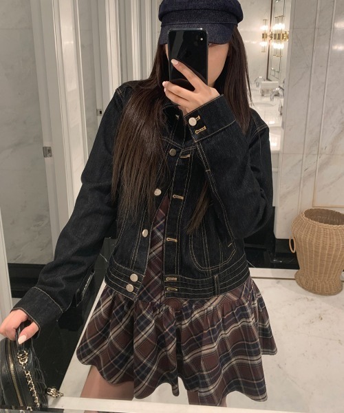 Aelina(エリナ)の「【デニムセットアップ】デニムジャケット&ハイウエストデニムパンツセットアップ(セットアップ・レディース・インディゴブルー・L/M/S)」の3枚目の写真