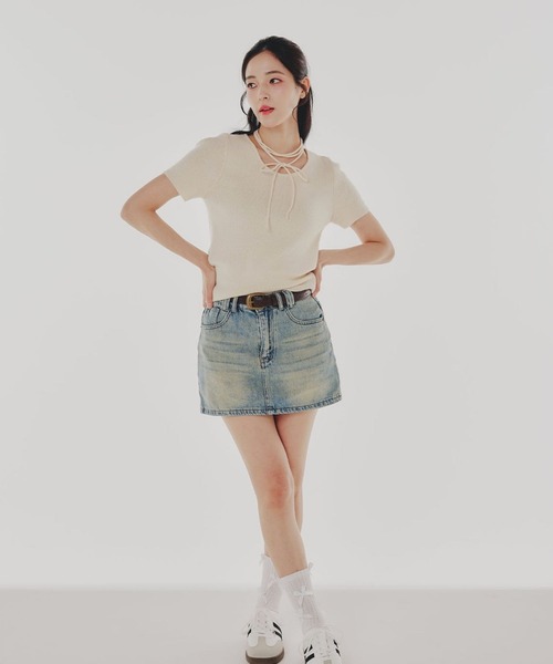 amuiil(アムイル)の「Short Sleeve Knit with Neck ribbon(ニット/セーター・レディース・ブルー/アイボリー/ブラック/ホワイト・FREE)」の6枚目の写真