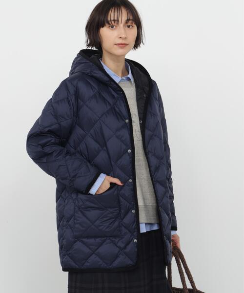 TAION(タイオン)の「◆【TAIONコラボ】パイピングフードダウンコート(ブルゾン・レディース・ネイビー/ベージュ・MEDIUM)」の2枚目の写真