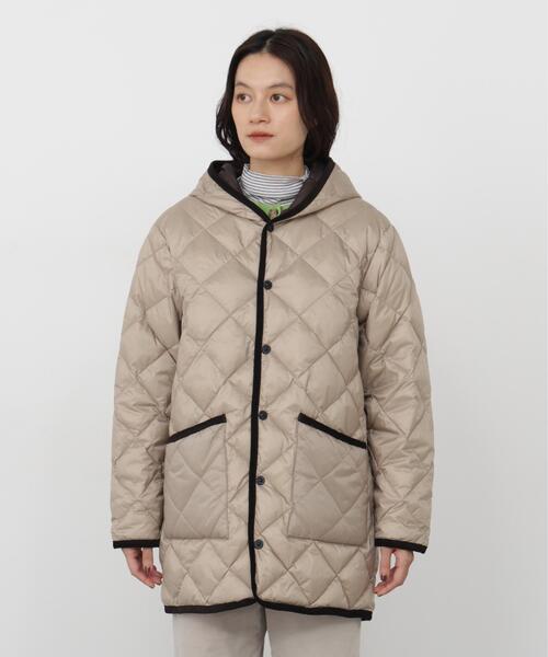 TAION(タイオン)の「◆【TAIONコラボ】パイピングフードダウンコート(ブルゾン・レディース・ネイビー/ベージュ・MEDIUM)」の6枚目の写真