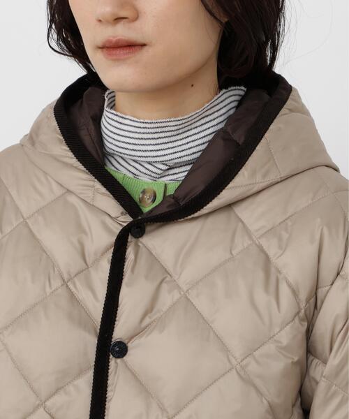 TAION(タイオン)の「◆【TAIONコラボ】パイピングフードダウンコート(ブルゾン・レディース・ネイビー/ベージュ・MEDIUM)」の9枚目の写真