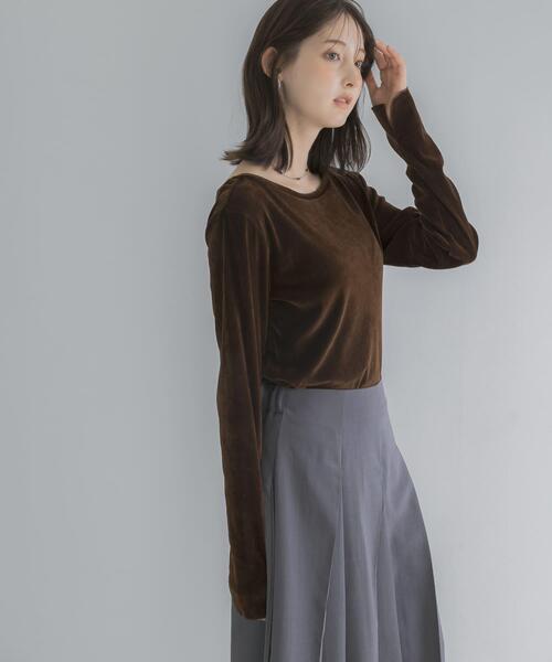 URBAN RESEARCH ROSSO WOMEN(アーバンリサーチ ロッソ)の「シアーベロアバックシームカットソー(Tシャツ/カットソー・レディース・チャコールグレー/ブルー系その他/オフホワイト/ブラウン・FREE)」の21枚目の写真