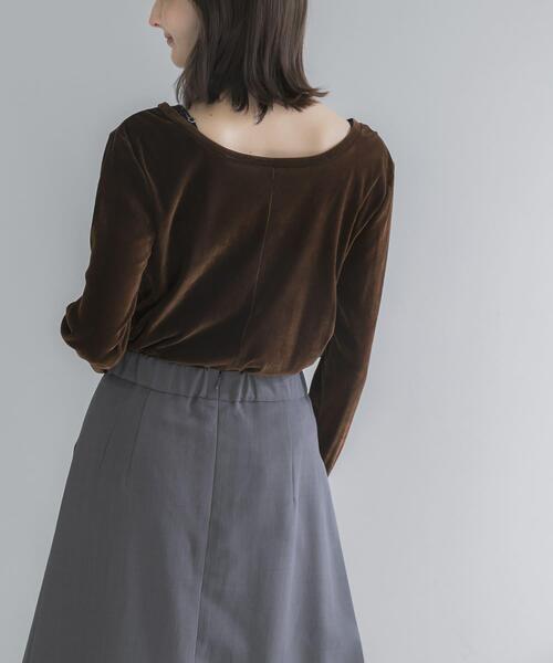 URBAN RESEARCH ROSSO WOMEN(アーバンリサーチ ロッソ)の「シアーベロアバックシームカットソー(Tシャツ/カットソー・レディース・チャコールグレー/ブルー系その他/オフホワイト/ブラウン・FREE)」の22枚目の写真