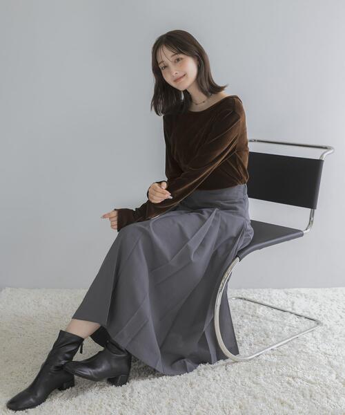 URBAN RESEARCH ROSSO WOMEN(アーバンリサーチ ロッソ)の「シアーベロアバックシームカットソー(Tシャツ/カットソー・レディース・チャコールグレー/ブルー系その他/オフホワイト/ブラウン・FREE)」の12枚目の写真
