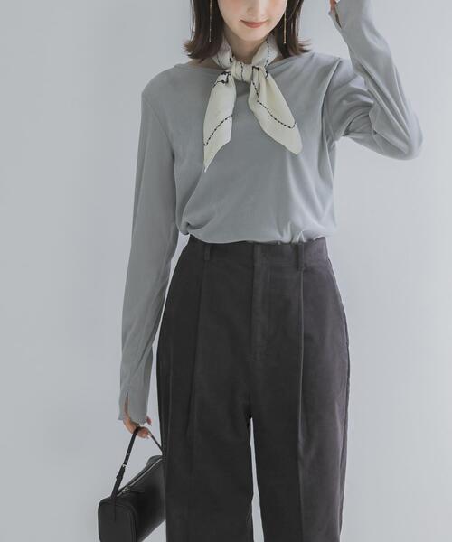 URBAN RESEARCH ROSSO WOMEN(アーバンリサーチ ロッソ)の「シアーベロアバックシームカットソー(Tシャツ/カットソー・レディース・チャコールグレー/ブルー系その他/オフホワイト/ブラウン・FREE)」の15枚目の写真