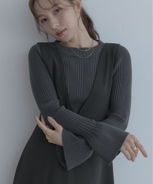 maviru(マヴィル)の「フレア スリーブ リブ ニット(ニット/セーター・レディース・オフホワイト/チャコールグレー/ネイビー/ブラック/ブラウン・FREE)」の3枚目の写真