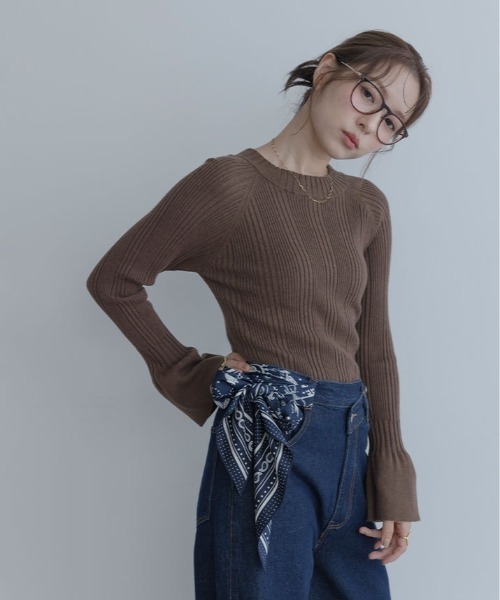 maviru(マヴィル)の「フレア スリーブ リブ ニット(ニット/セーター・レディース・オフホワイト/チャコールグレー/ネイビー/ブラック/ブラウン・FREE)」の21枚目の写真