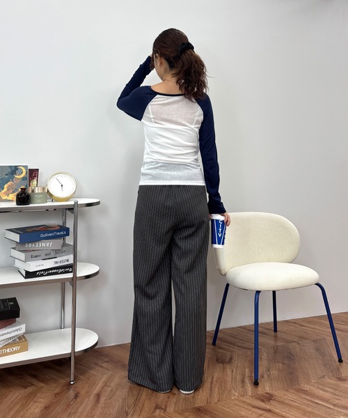 ISOOK(アイスー)の「【ISOOK / アイスー】ピンストライプタックイージーパンツ / ワイドパンツ ストライプパンツ スラックス 総ゴム セミワイド グレー(スラックス・レディース・チャコール・FREE)」の5枚目の写真
