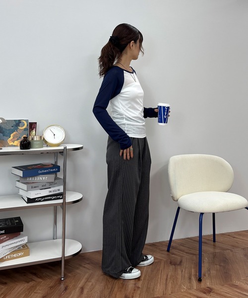 ISOOK(アイスー)の「【ISOOK / アイスー】ピンストライプタックイージーパンツ / ワイドパンツ ストライプパンツ スラックス 総ゴム セミワイド グレー(スラックス・レディース・チャコール・FREE)」の10枚目の写真