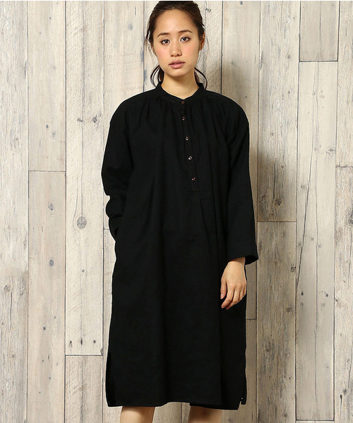 LBC（エルビーシー）の「ラミー起毛スタンドワンピース   （ワンピース・レディース・オレンジ/ネイビー/ブラック・MEDIUM）」の2枚目の写真