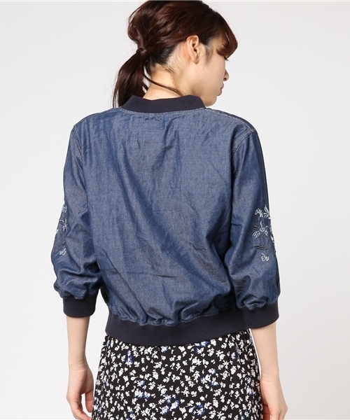 VENCEEXCHANGE（ヴァンスエクスチェンジ）の「袖刺繍デニムブルゾン （ブルゾン・レディース・ブルー/ネイビー・MEDIUM）」の5枚目の写真