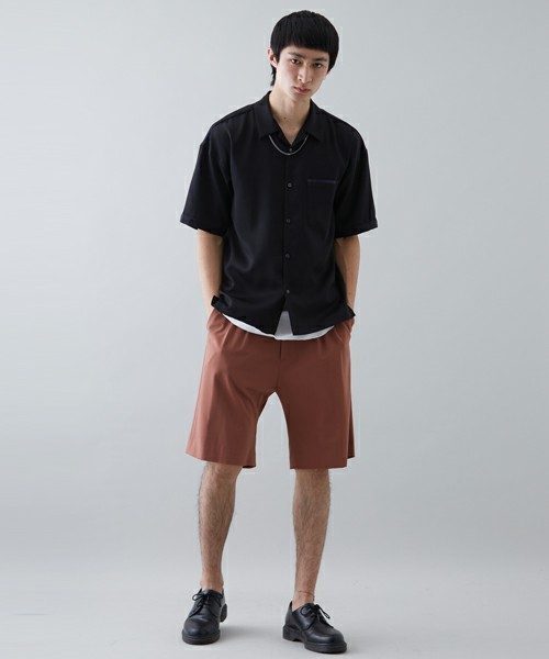 STUDIOUS（ステュディオス）の「【STUDIOUS】ドレープサテンオープンカラーシャツ（シャツ/ブラウス・メンズ・ピンク/ブラック/ベージュ・2/1）」の9枚目の写真