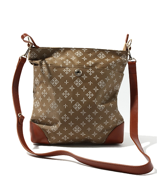 russet（ラシット）の「モノグラムナイロン縦長ショルダーバッグ