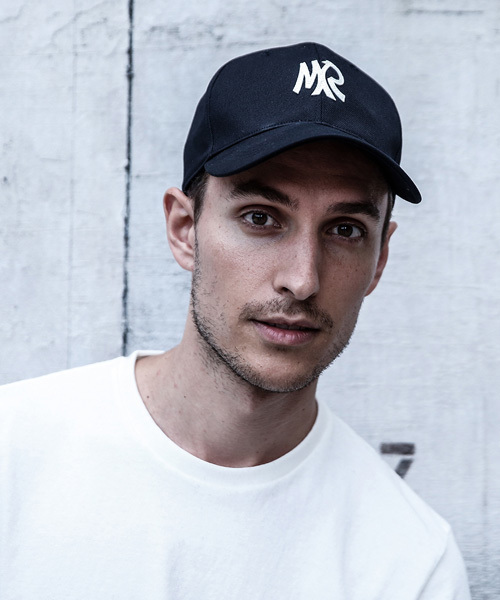 RACAL（ラカル）の「RACAL(ラカル) × MR.OLIVE COLLABORATION /  NEW MR LOGO FELT TWILL BASEBALL CAP（キャップ・メンズ・ブラック/ベージュ/ネイビー・FREE）」の2枚目の写真