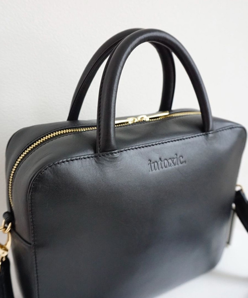 intoxic.(イントキシック)の「intoxic イントキシック 【RESONATES】new leather line " idiot" イディオット(ショルダーバッグ・レディース・ブラック/ホワイト・FREE)」の10枚目の写真