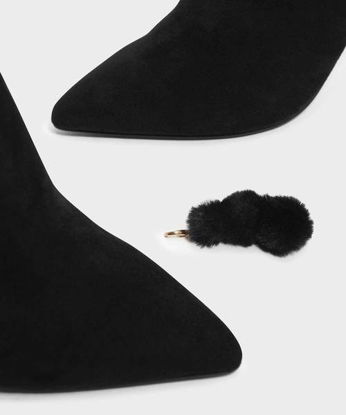 CHARLES & KEITH(チャールズ & キース)の「ポンポンチャームアンクルブーツ / POM POM CHARM ANKLE BOOTS(ブーツ・レディース・ブラック/グリーン/バーガンディー・22.5cm/23cm/23.5cm/24.5cm/25cm/25.5cm)」の7枚目の写真