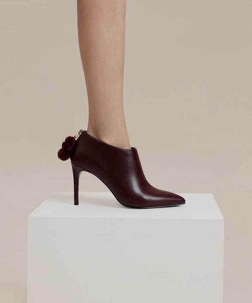 CHARLES & KEITH(チャールズ & キース)の「ポンポンチャームアンクルブーツ / POM POM CHARM ANKLE BOOTS(ブーツ・レディース・ブラック/グリーン/バーガンディー・22.5cm/23cm/23.5cm/24.5cm/25cm/25.5cm)」の16枚目の写真