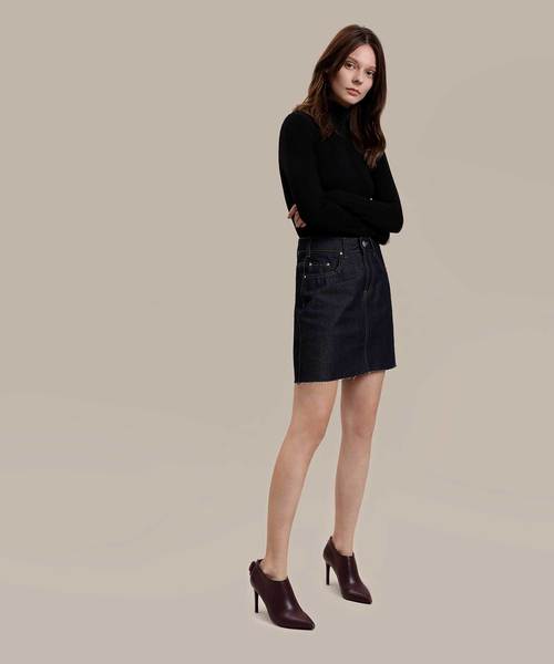 CHARLES & KEITH(チャールズ & キース)の「ポンポンチャームアンクルブーツ / POM POM CHARM ANKLE BOOTS(ブーツ・レディース・ブラック/グリーン/バーガンディー・22.5cm/23cm/23.5cm/24.5cm/25cm/25.5cm)」の21枚目の写真