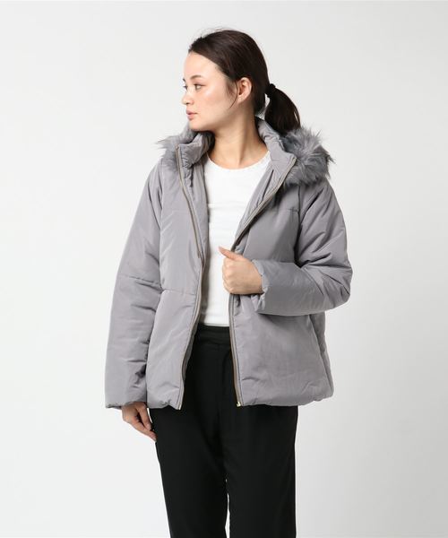 GeeRA(ジーラ)の「フェイクファー中わたショートコート(その他アウター・レディース・ブラック/グレー/モカ・MEDIUM/LARGE/X-LARGE/SMALL)」の9枚目の写真