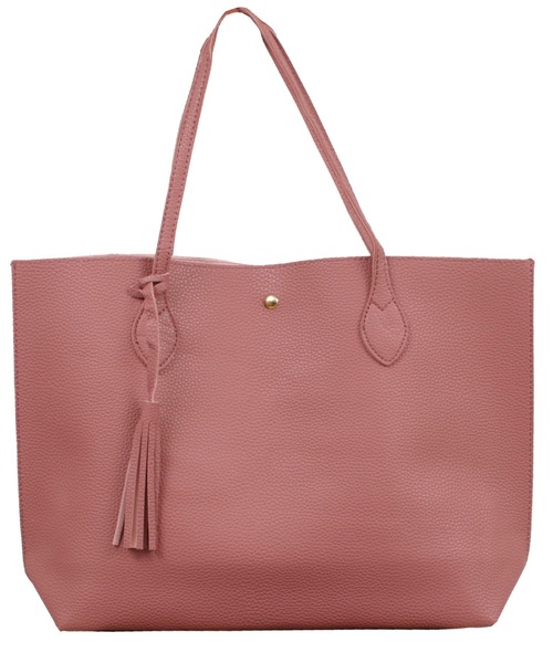 DAY CLOSET（デイ クローゼット）の「トートバッグ レディース フリンジチャーム 持ち手 長め 無地（トートバッグ・レディース・ブラウン/シルバー/ブラック/グレー/ピンク/ゴールド/ブルー/ダークブラウン/ダークグレー/ライトグレー/キャメル/ピンク系その他/ダークブルー/ゴールド系その他/レッド/スモークピンク/サックスブルー/グレイッシュベージュ/モカ/オリーブ/ベージュ・ONE SIZE）」の17枚目の写真