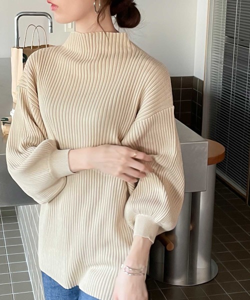 柔らか綿100%。袖ぽわん、ボトルネックパフスリーブリブニット