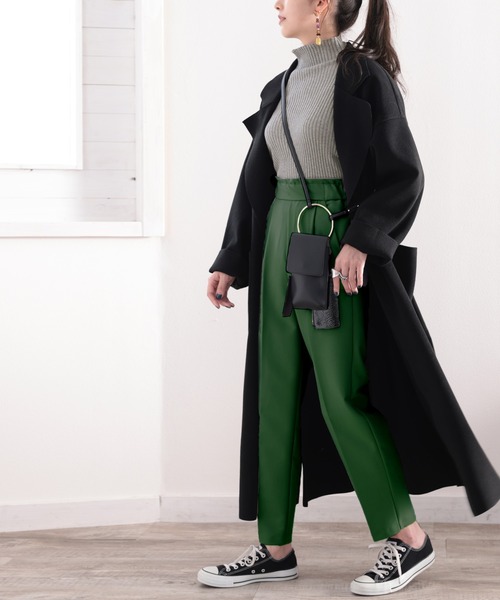 柔らか綿100%。袖ぽわん、ボトルネックパフスリーブリブニット